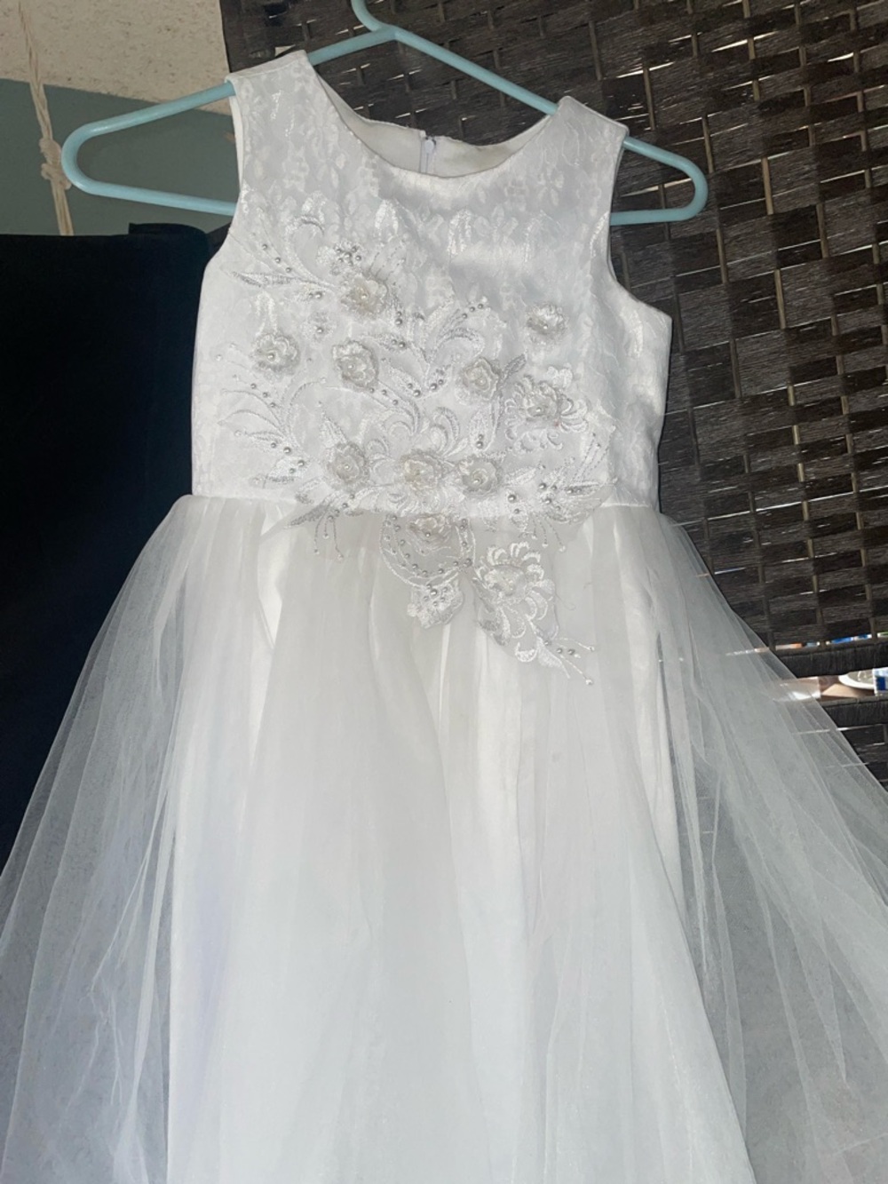 Elegant White Flower Applique Tulle Dress for Kids